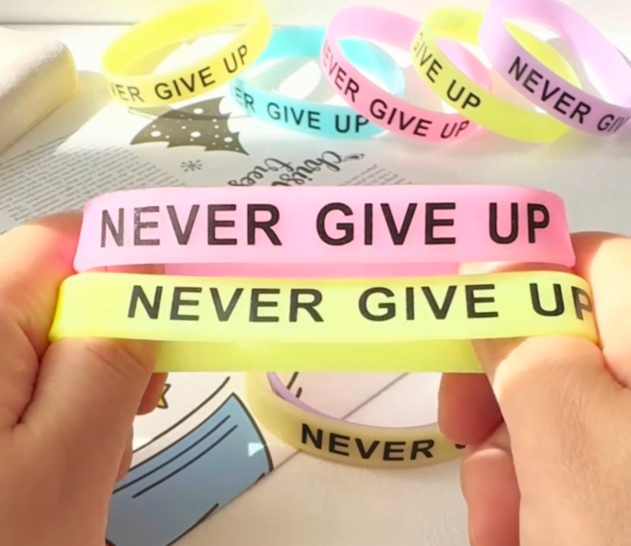 Never give up Wristband